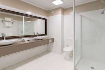 Distinction Hamilton Hotel & Conference Centre
