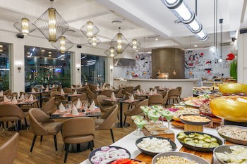 Real Intercontinental San Pedro