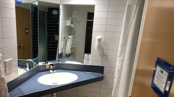 Holiday Inn Express Glenrothes, An Ihg Hotel