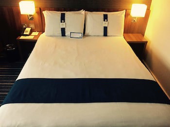 Holiday Inn Express Glenrothes, An Ihg Hotel