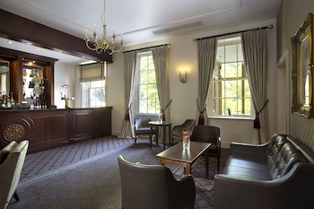 Bailbrook House