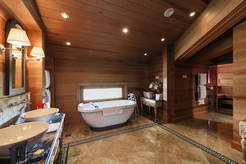 Michlifen Resort & Golf