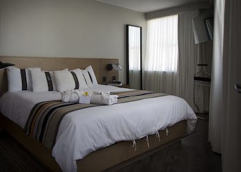 Casa Grande Suites