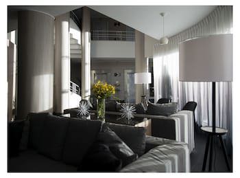 Casa Grande Suites