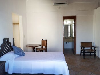 El Pescador Hotel
