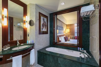 Dusit Thani Dubai