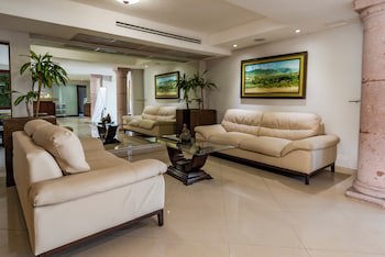 Quinta Dorada Hotel And Suites