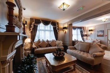 The Empire Hotel & Spa