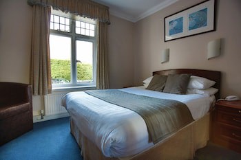 Best Western Plus Oaklands Hotel