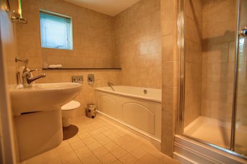 Best Western Plus Oaklands Hotel