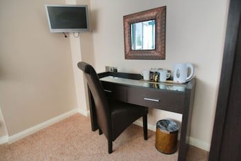 Best Western Plus Oaklands Hotel