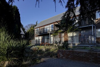 Best Western Plus Oaklands Hotel