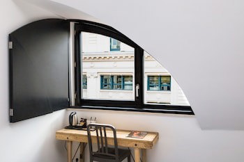9Hotel Central