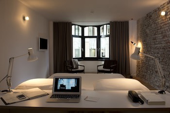 9Hotel Central