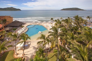 Costa De Oro Beach Hotel