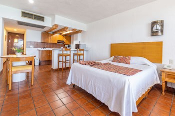 Costa De Oro Beach Hotel