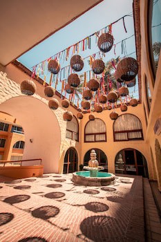 Costa De Oro Beach Hotel