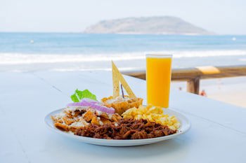 Costa De Oro Beach Hotel