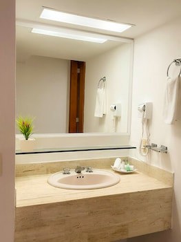 Costa De Oro Beach Hotel