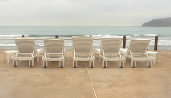 Costa De Oro Beach Hotel