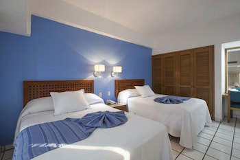 Costa De Oro Beach Hotel