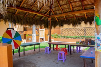 Costa De Oro Beach Hotel