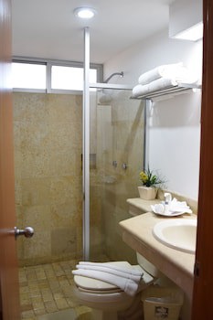 Costa De Oro Beach Hotel