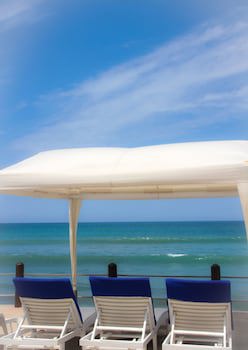 Costa De Oro Beach Hotel