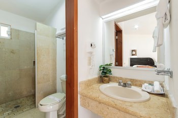 Costa De Oro Beach Hotel