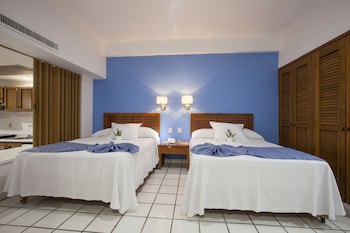 Costa De Oro Beach Hotel
