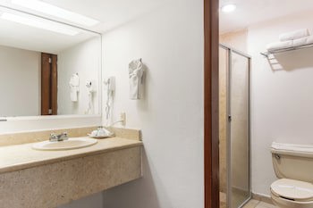Costa De Oro Beach Hotel