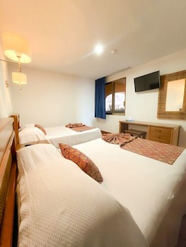 Costa De Oro Beach Hotel