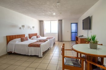 Costa De Oro Beach Hotel