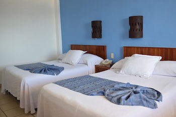 Costa De Oro Beach Hotel