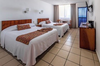 Costa De Oro Beach Hotel