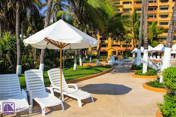 Costa De Oro Beach Hotel