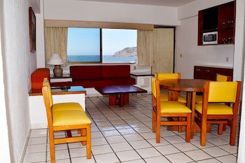 Costa De Oro Beach Hotel