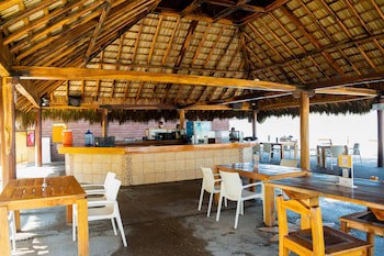 Costa De Oro Beach Hotel