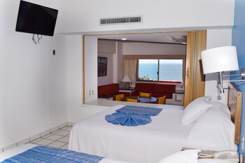 Costa De Oro Beach Hotel
