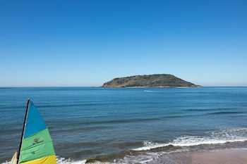Costa De Oro Beach Hotel