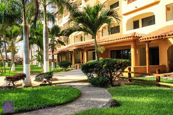 Costa De Oro Beach Hotel