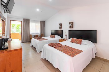 Costa De Oro Beach Hotel