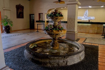 Costa De Oro Beach Hotel