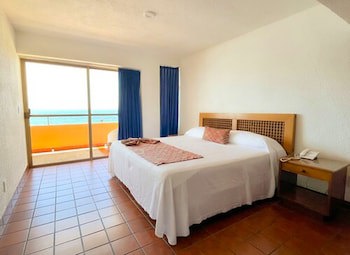 Costa De Oro Beach Hotel