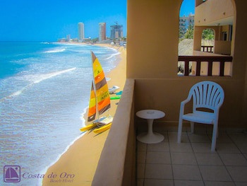 Costa De Oro Beach Hotel