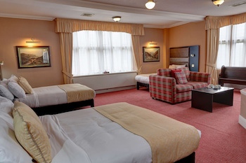 Rogerthorpe Manor Hotel