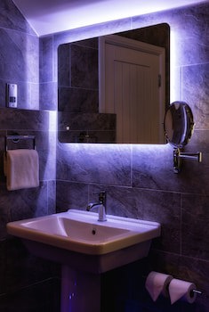 Rogerthorpe Manor Hotel