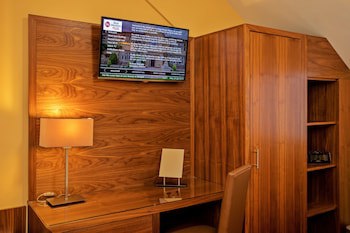 Rogerthorpe Manor Hotel