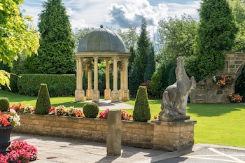 Rogerthorpe Manor Hotel