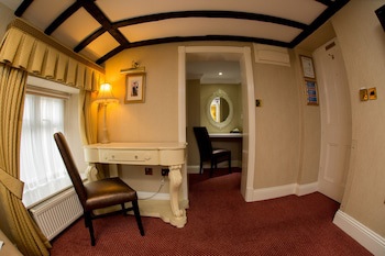 Rogerthorpe Manor Hotel